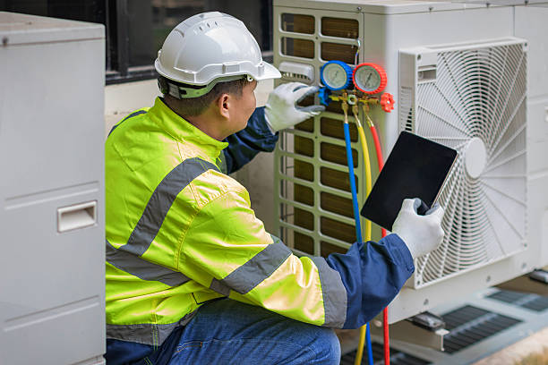 Professional Hvac technician working in Brimfield, OH
